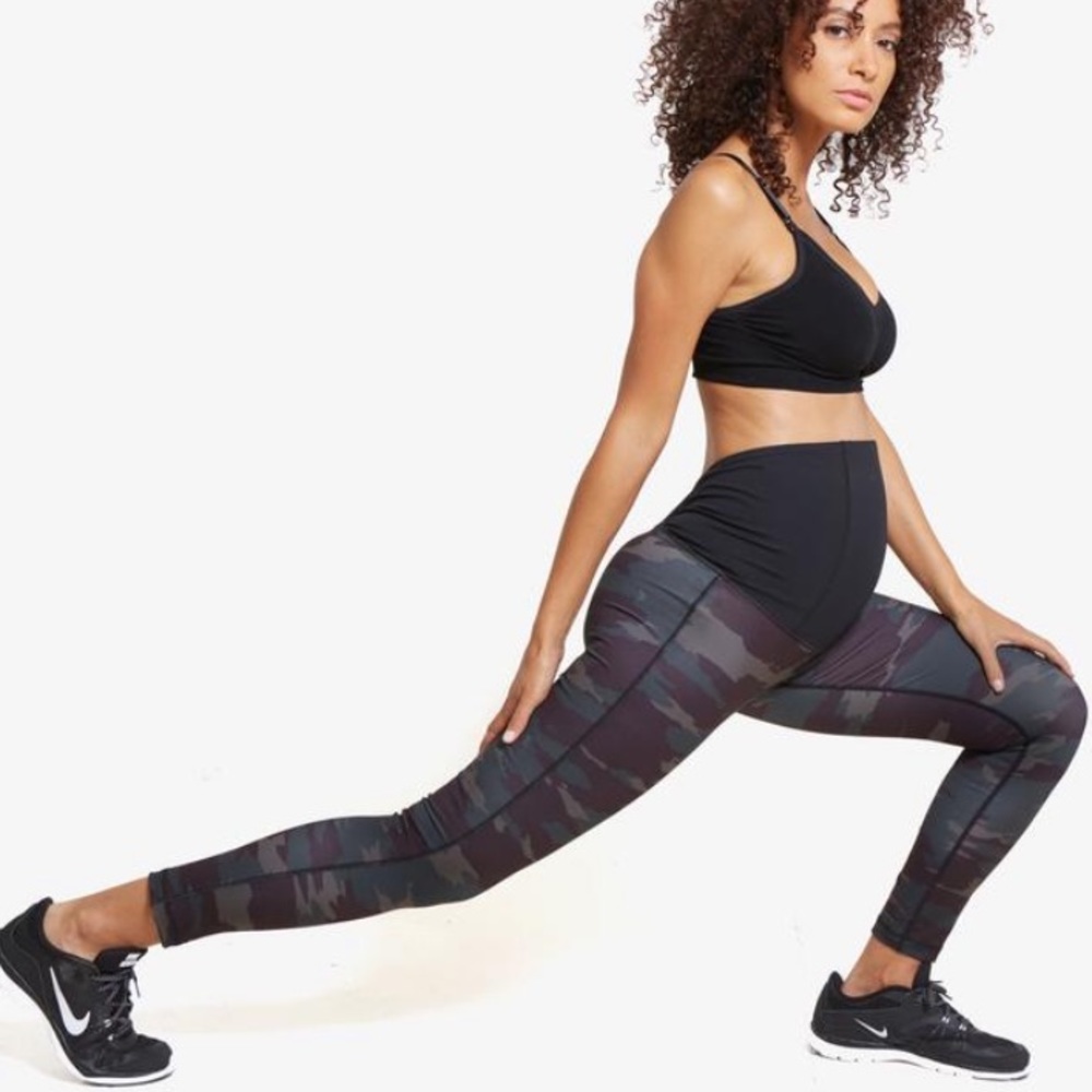 Camp Active Leggings With CrossOver Panel